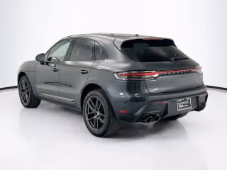 2025 Porsche Macan Base - Photo 17