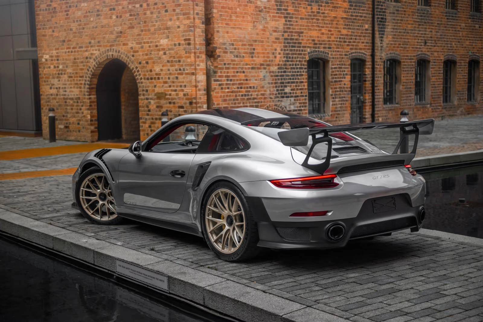 911 GT2 RS, photo 2 of 5