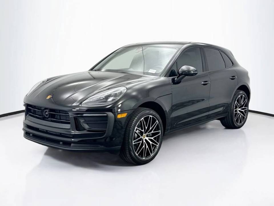 2026 Porsche Macan Base