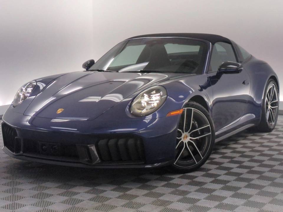 2025 Porsche 911 GTS