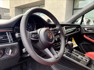 2026 Porsche Macan Base - Photo 25