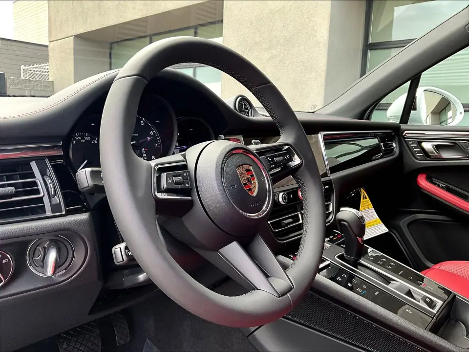 2026 Porsche Macan Base - Photo 31