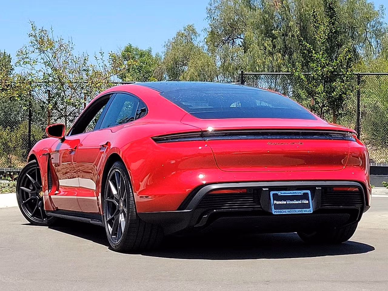 2025 Porsche Taycan GTS - Photo 20