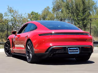 2025 Porsche Taycan GTS - Photo 17