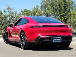 2025 Porsche Taycan GTS - Photo 21