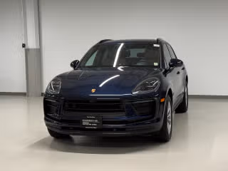 2022 Porsche Macan -'s photo