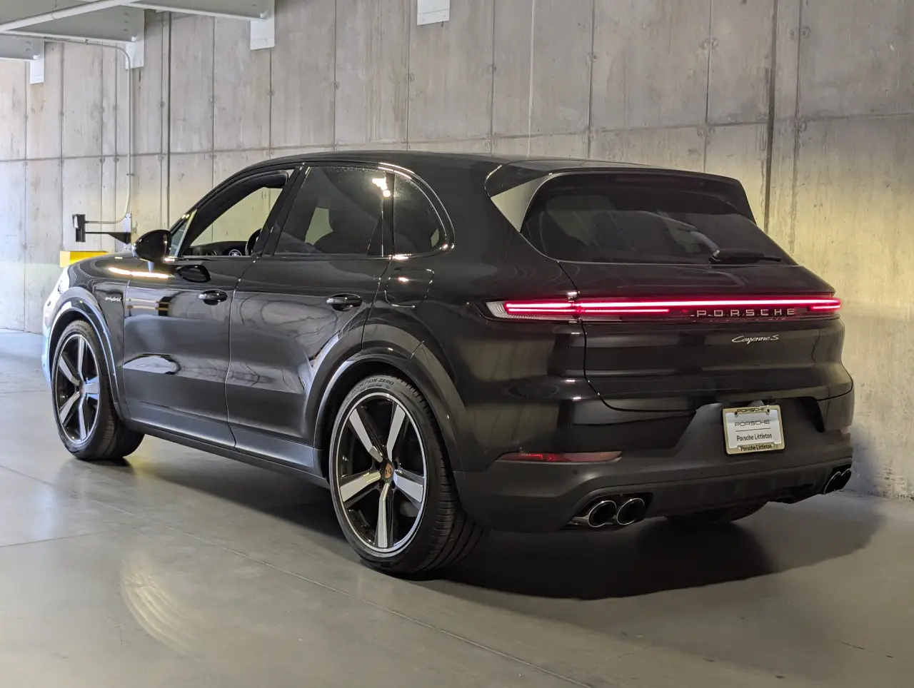 2026 Porsche Cayenne S E-Hybrid - Photo 24
