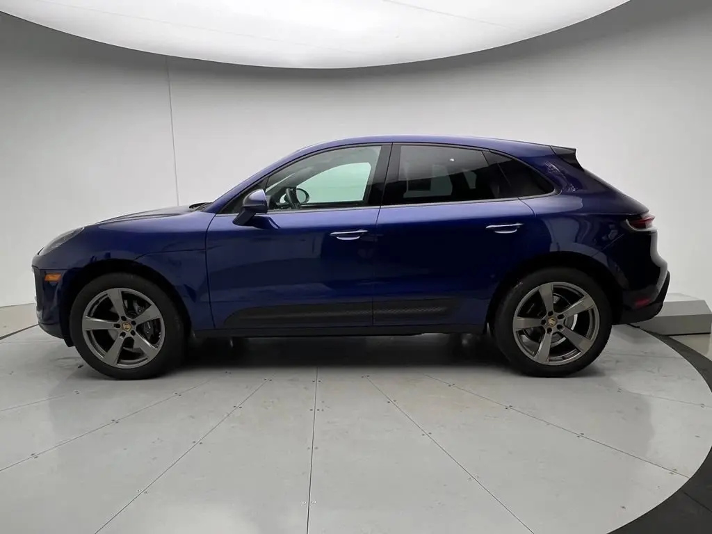 2025 Porsche Macan T - Photo 16