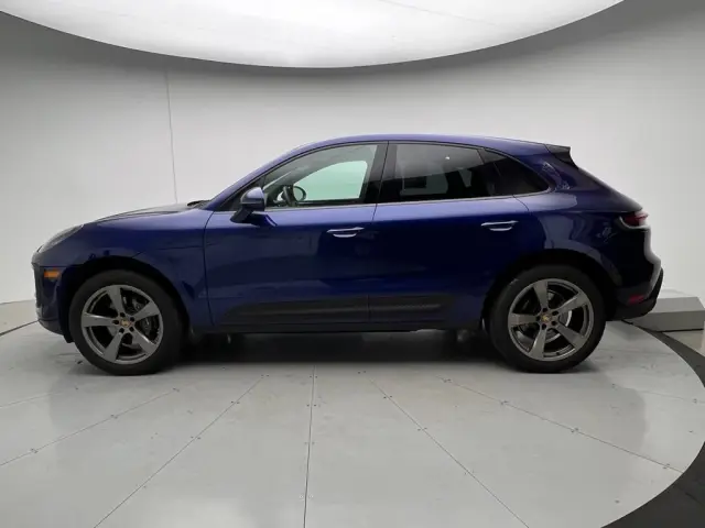 2025 Porsche Macan T - Photo 14