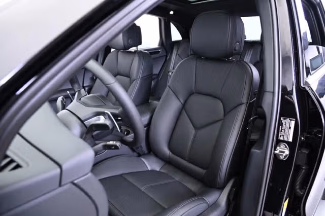 2025 Porsche Macan Base - Photo 34