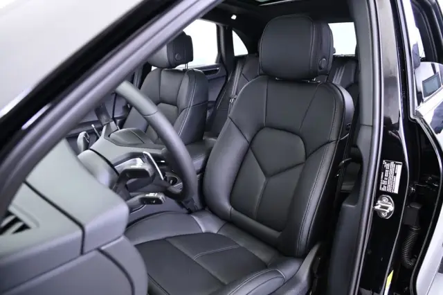 2025 Porsche Macan Base - Photo 38