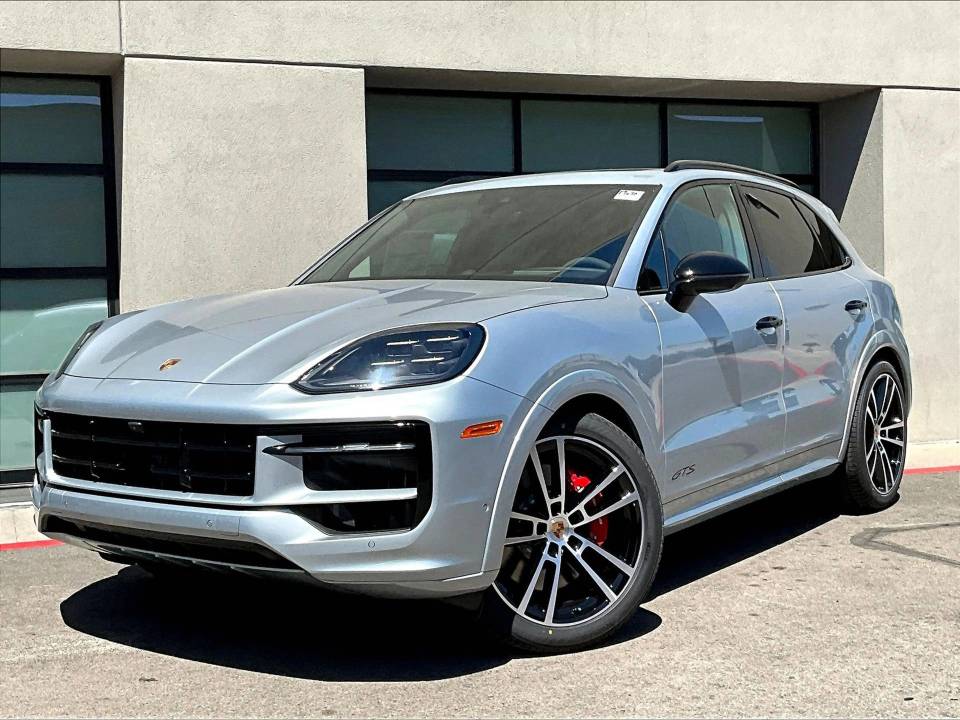 2025 Porsche Cayenne GTS