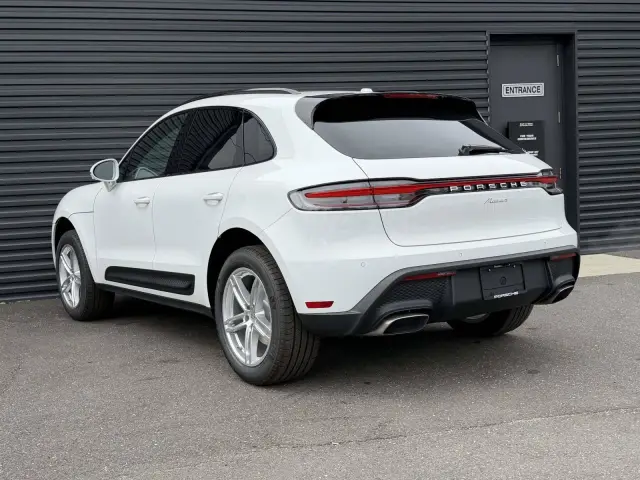 2026 Porsche Macan T - Photo 22