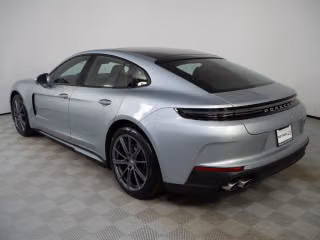 2026 Porsche Panamera Base - Photo 17