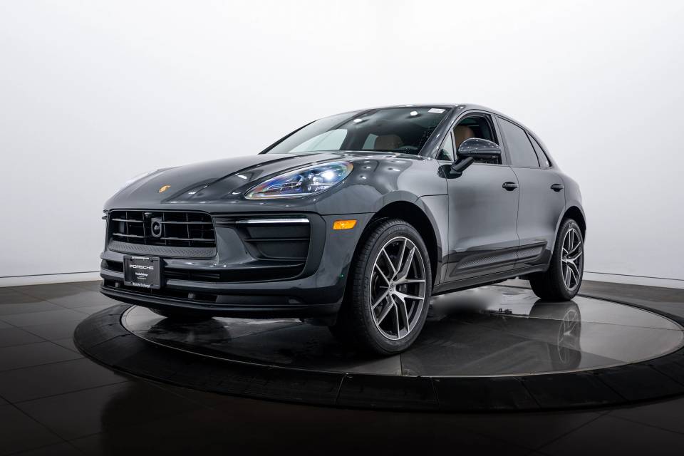 2026 Porsche Macan Base