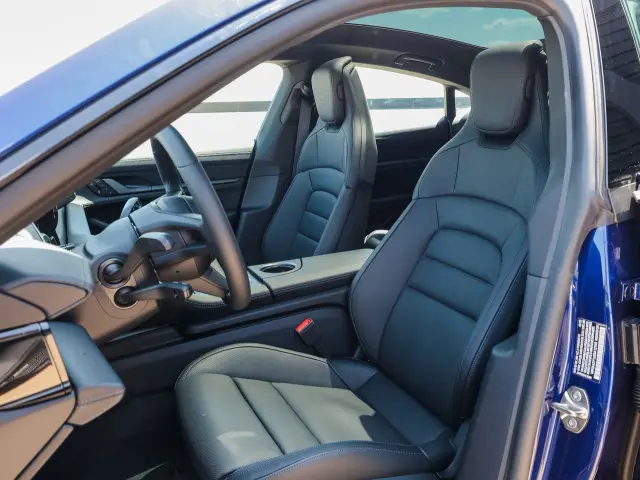 2025 Porsche Taycan Base - Photo 38