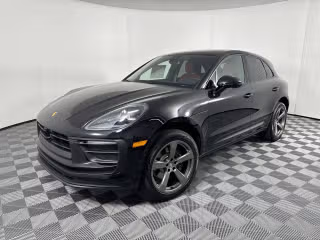 2025 Porsche Macan's photo