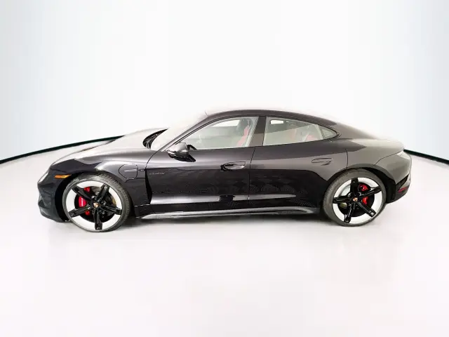 2026 Porsche Taycan GTS - Photo 14