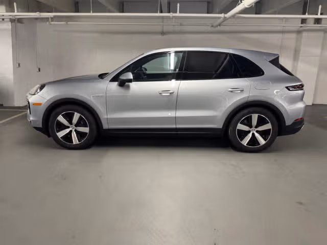 2025 Porsche Cayenne E-Hybrid - Photo 10