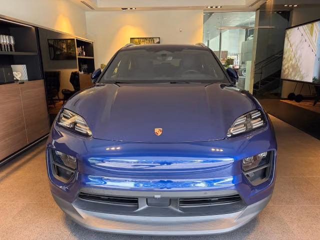 Used 2024 Porsche Macan Base with VIN WP1AA2XA2RL000388 for sale in Livermore, CA