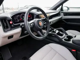 2026 Porsche Cayenne E-Hybrid - Photo 29