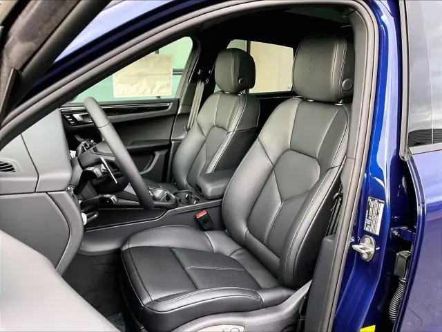 2026 Porsche Macan - Photo 38