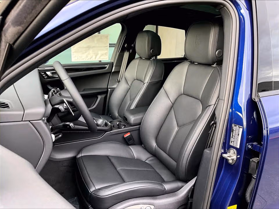 2026 Porsche Macan - Photo 35