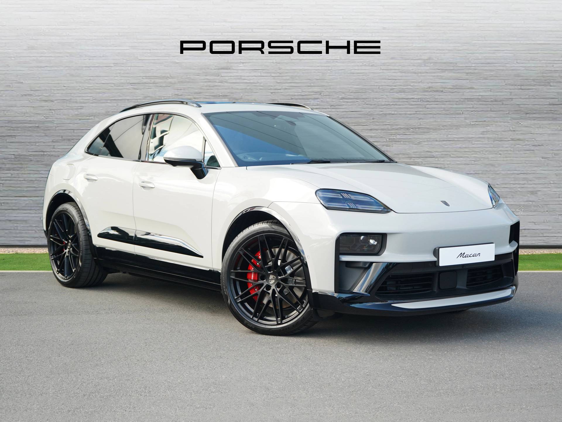 Macan Turbo, photo 1 of 43