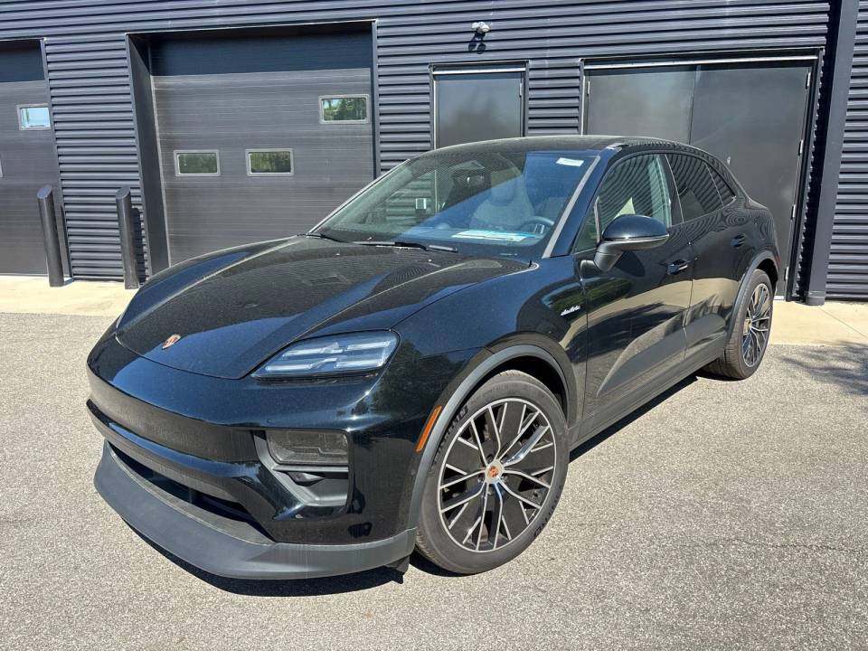 2025 Porsche Macan