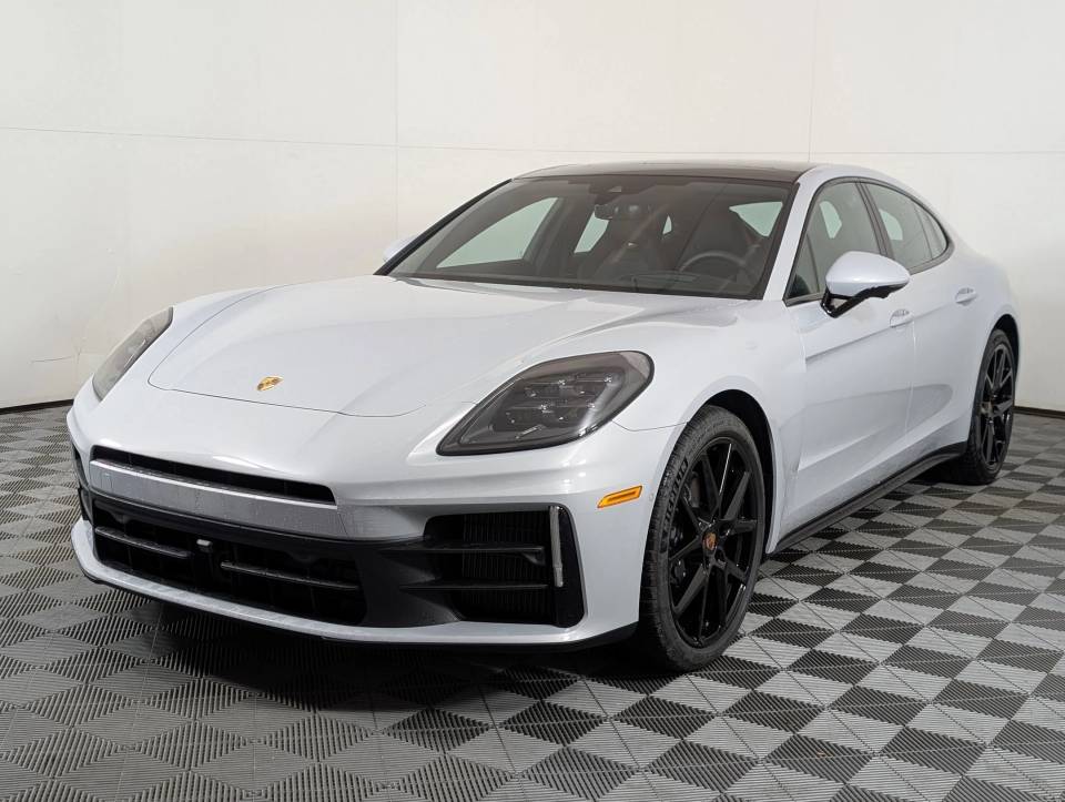 2026 Porsche Panamera 4