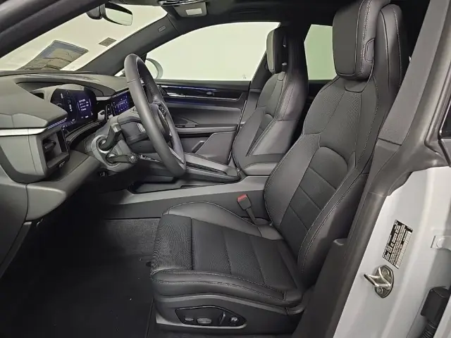 2025 Porsche Macan Base - Photo 38
