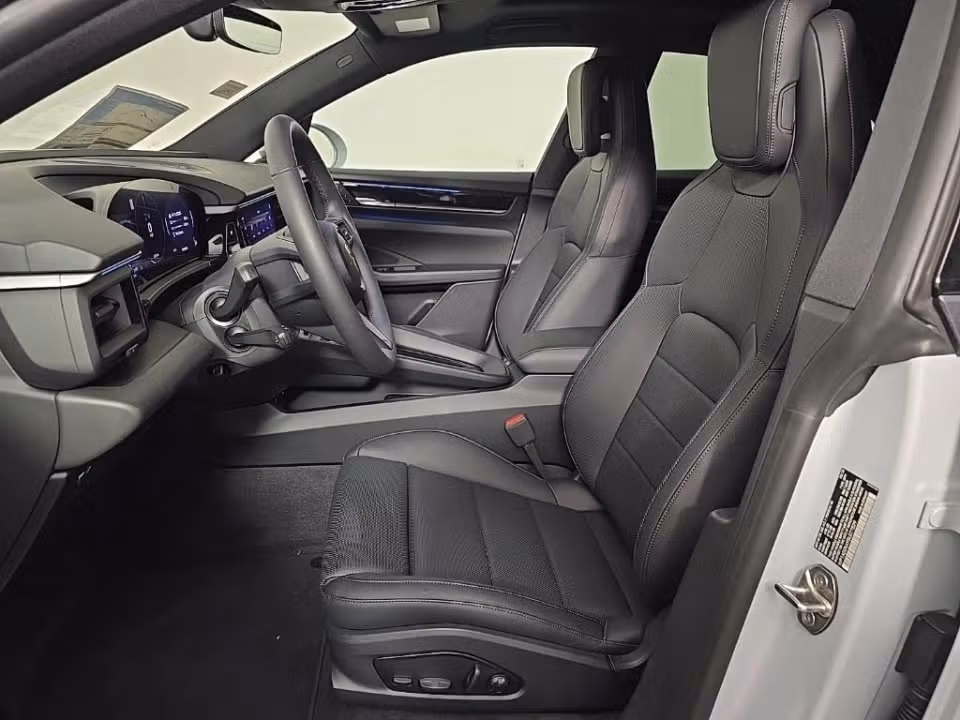 2025 Porsche Macan Base - Photo 35