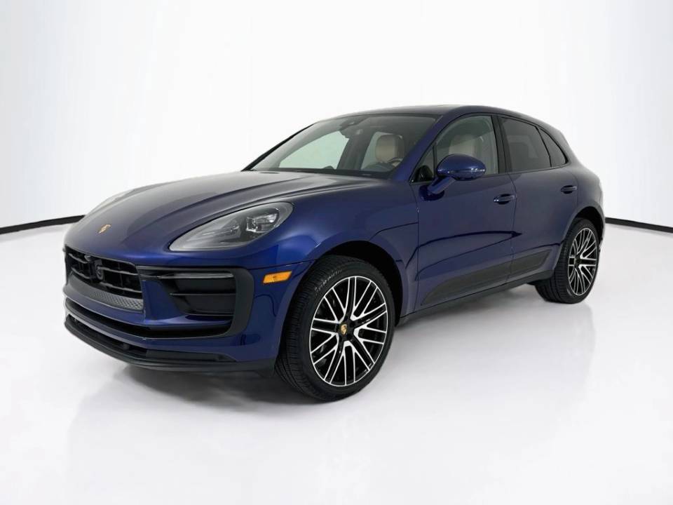 2025 Porsche Macan Base