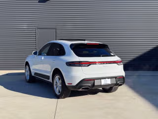 2026 Porsche Macan Base - Photo 17