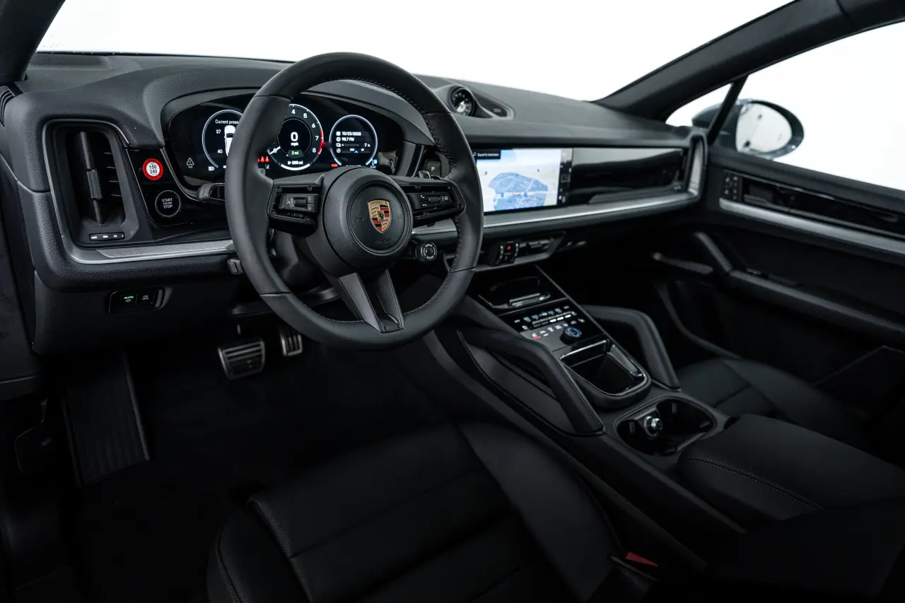 2026 Porsche Cayenne S E-Hybrid - Photo 32