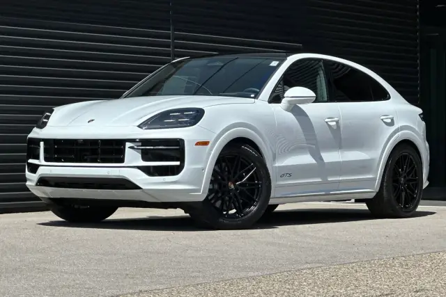 2026 Porsche Cayenne Coup GTS - Photo 6