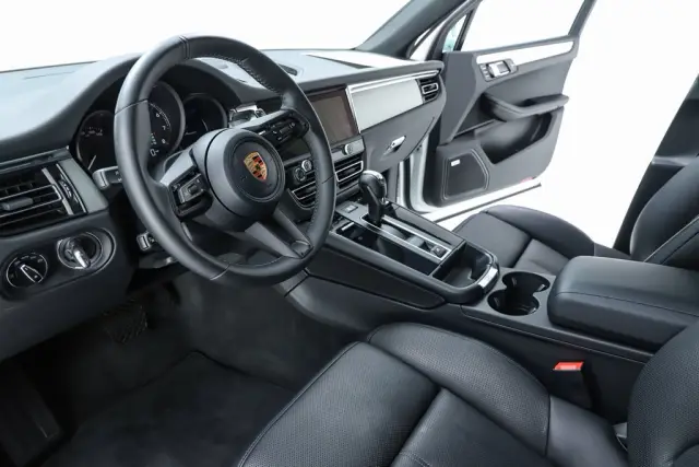 2026 Porsche Macan Base - Photo 30