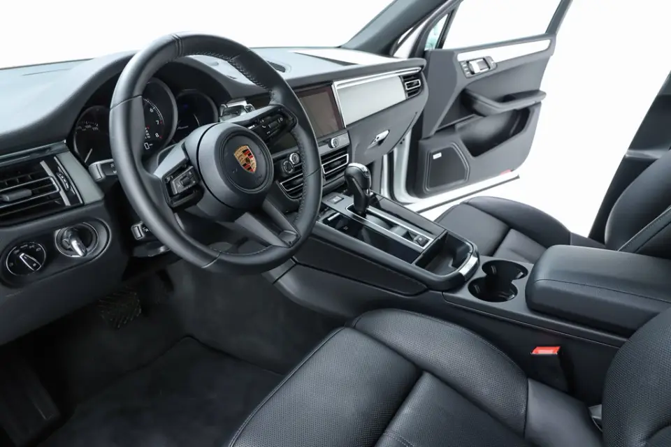2026 Porsche Macan Base - Photo 31