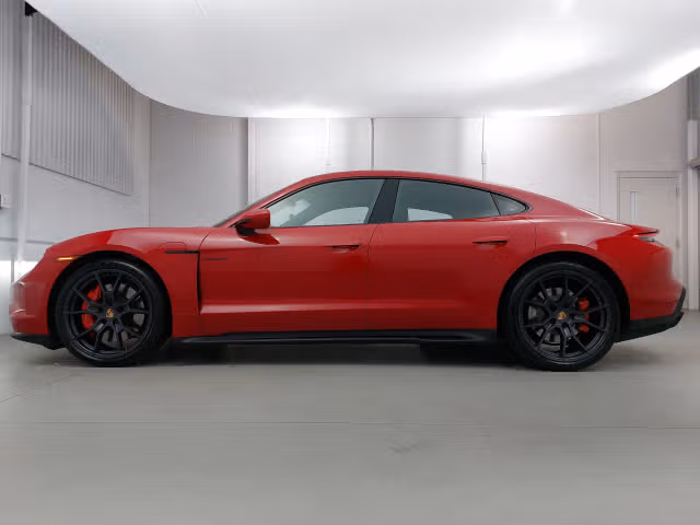 2026 Porsche Taycan GTS - Photo 10