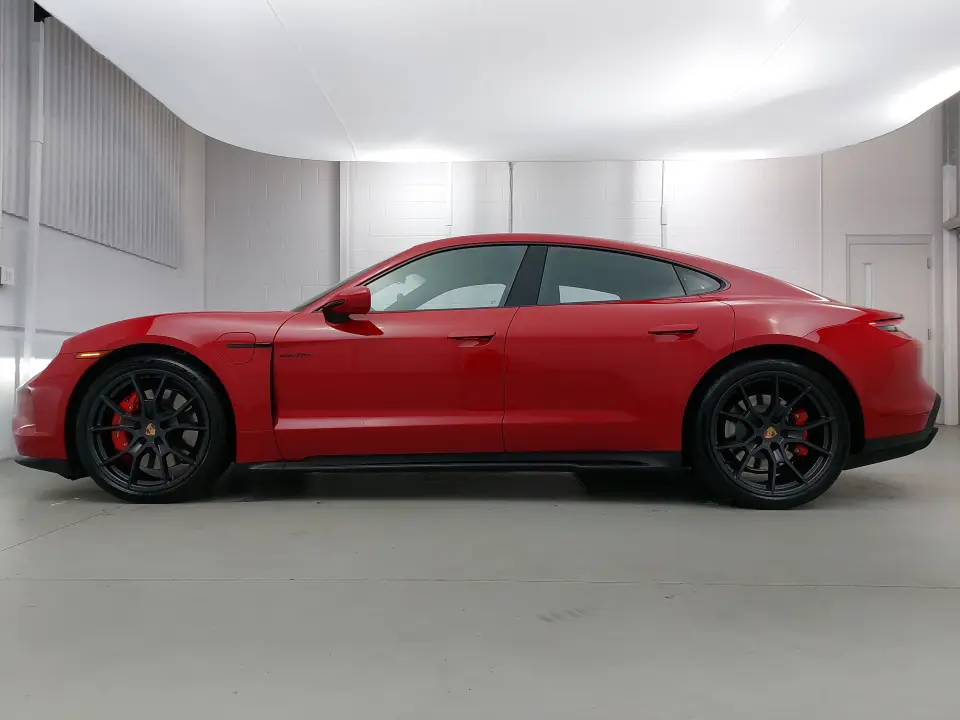 2026 Porsche Taycan GTS - Photo 15