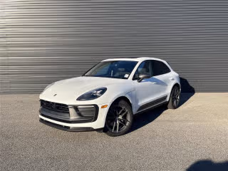 2026 Porsche Macan T's photo