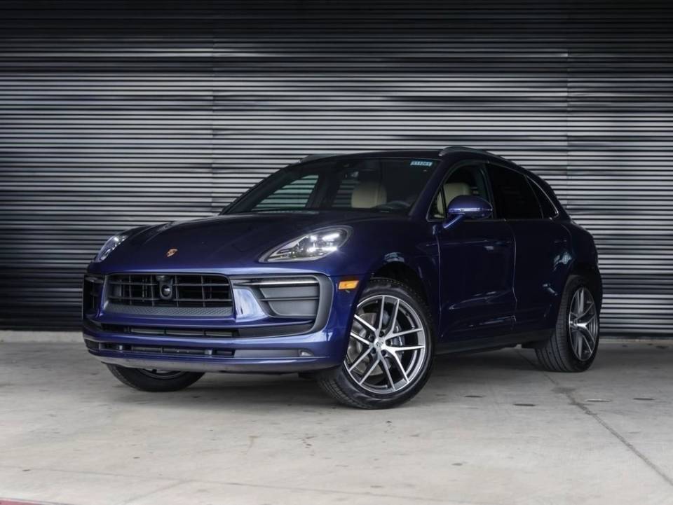 2025 Porsche Macan Base