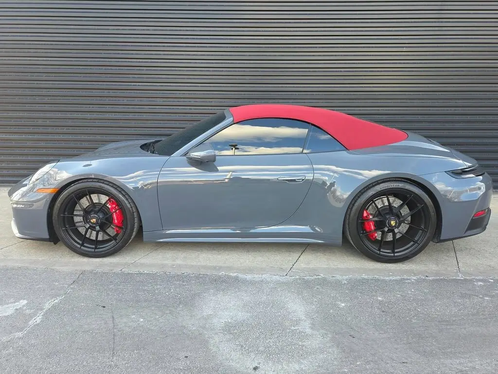2025 Porsche 911 GTS - Photo 16