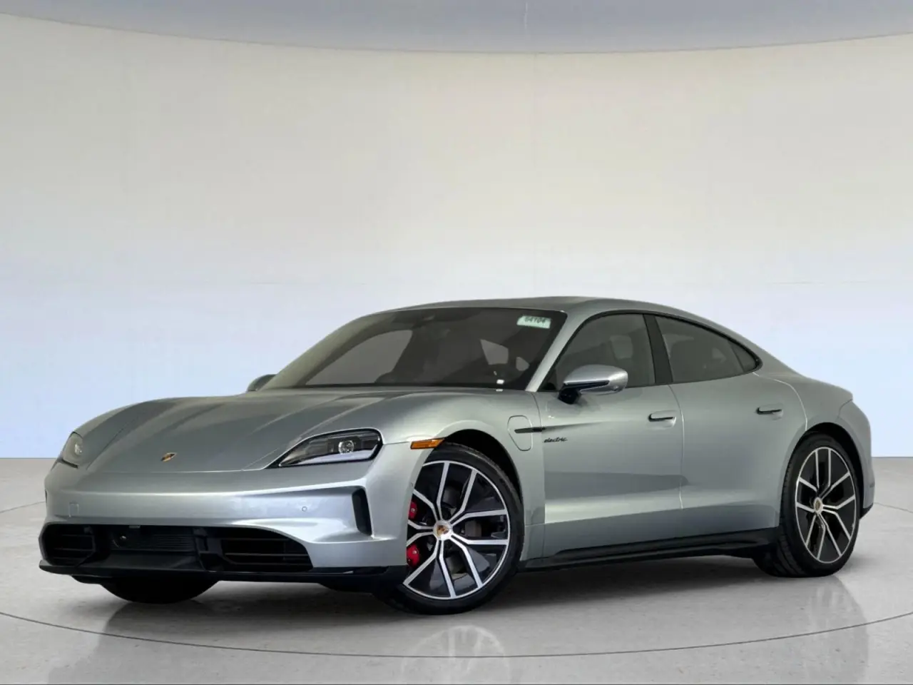 2026 Porsche Taycan GTS - Photo 8