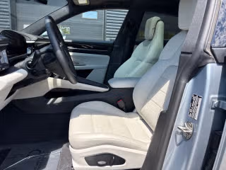 2025 Porsche Macan Base - Photo 9