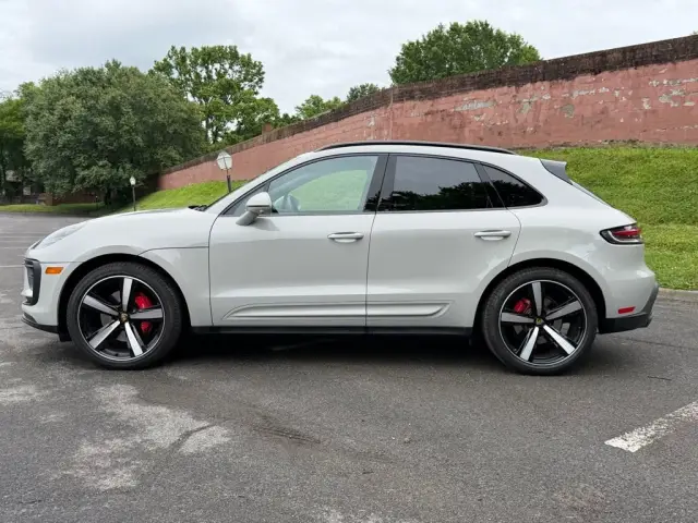2025 Porsche Macan S - Photo 14