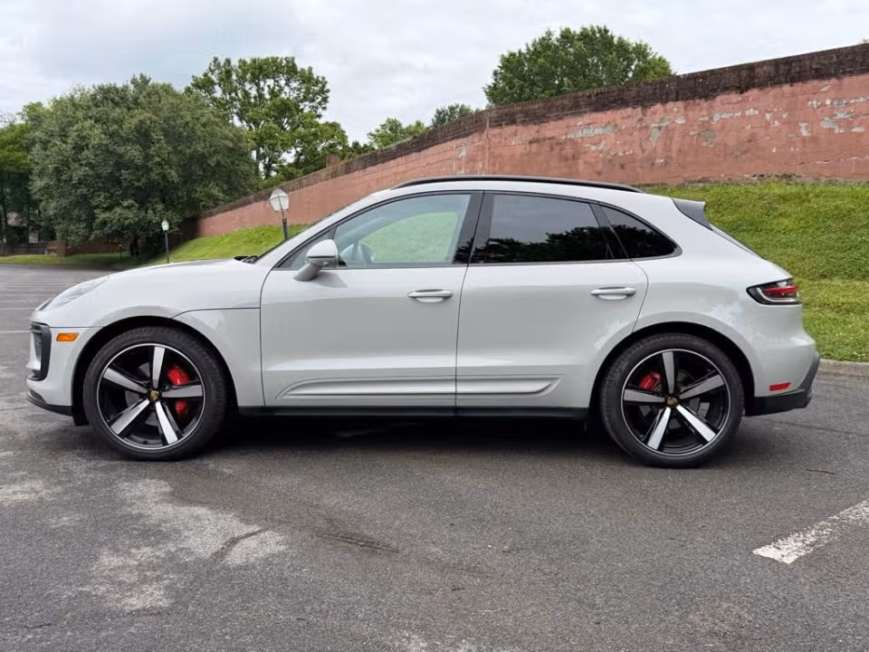 2025 Porsche Macan S - Photo 11