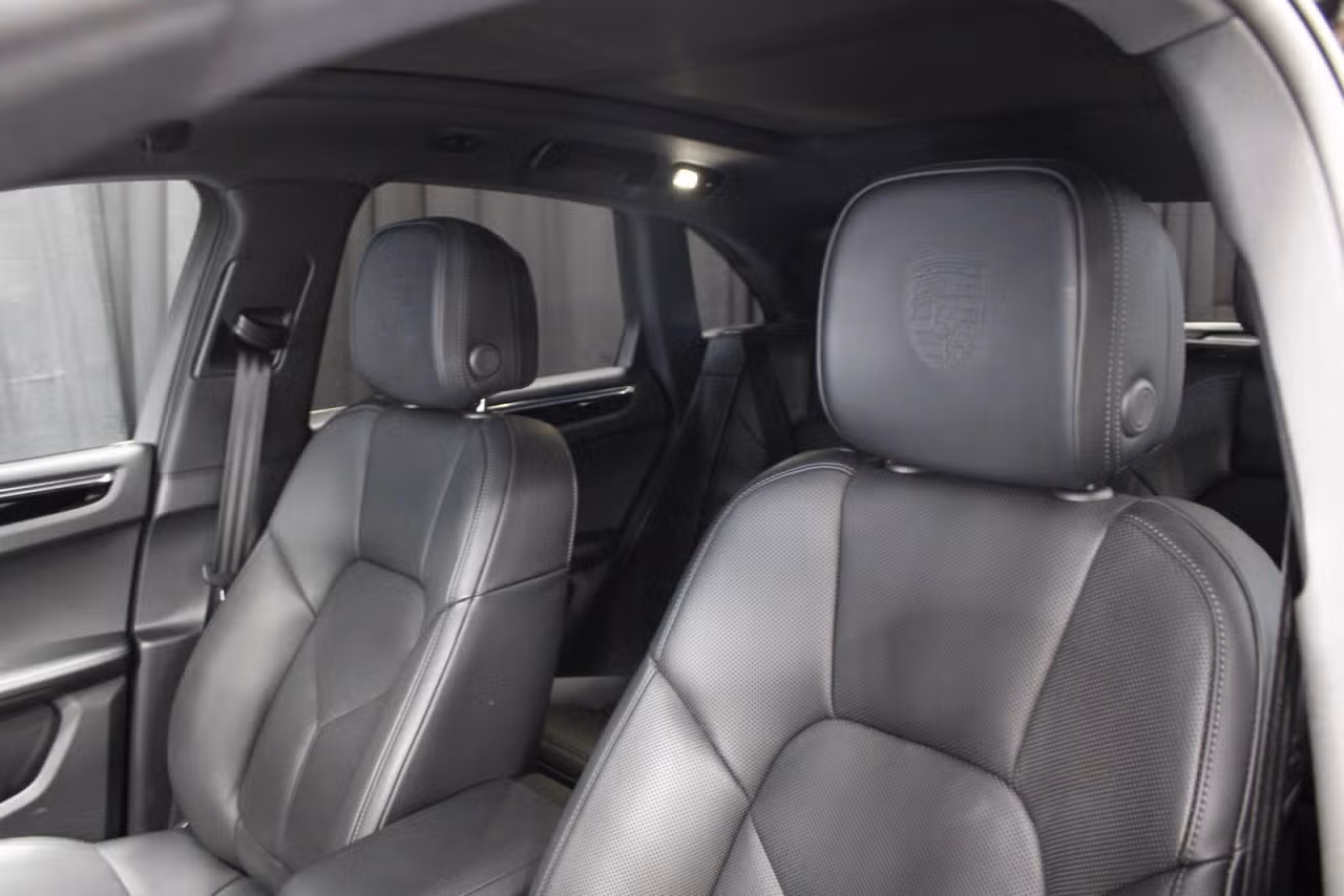 2025 Porsche Macan Base - Photo 36