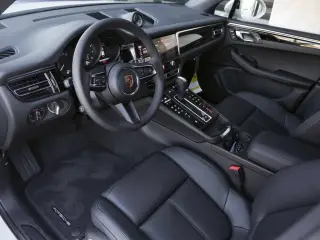 2025 Porsche Macan Base - Photo 29
