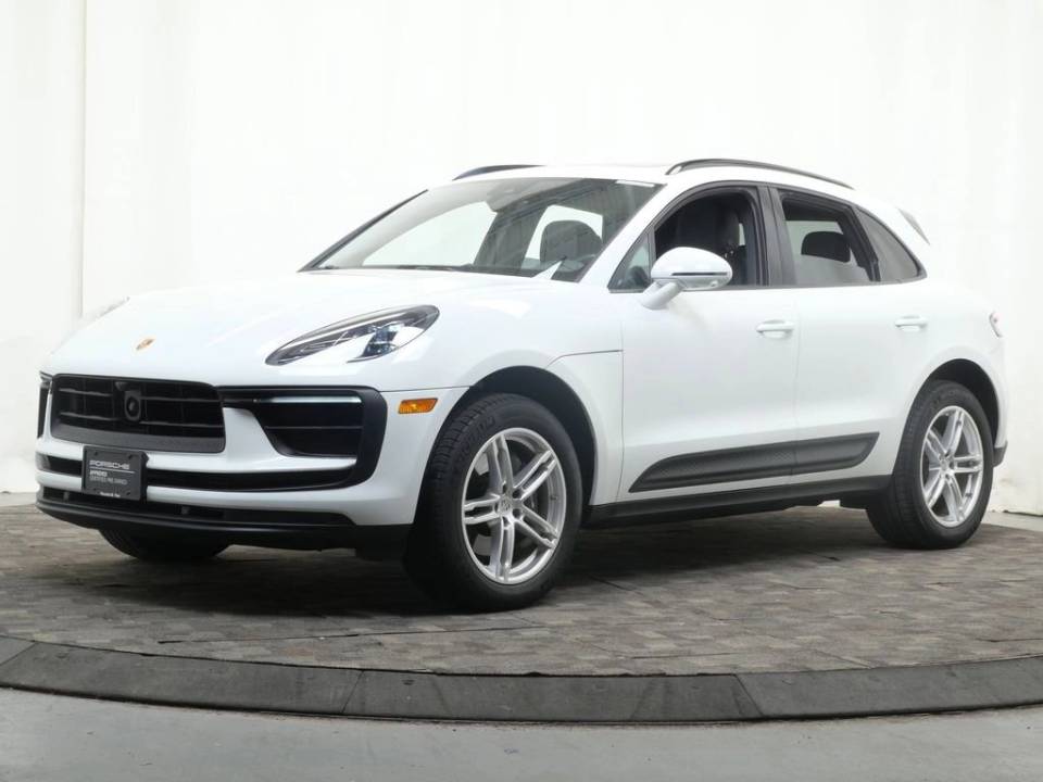 2024 Porsche Macan Base